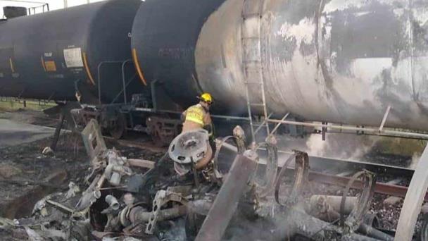 Choca pipa con el tren en Nuevo León hay tres lesionados