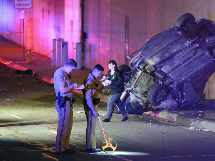 Cae Auto De Paso Elevado Mueren 3