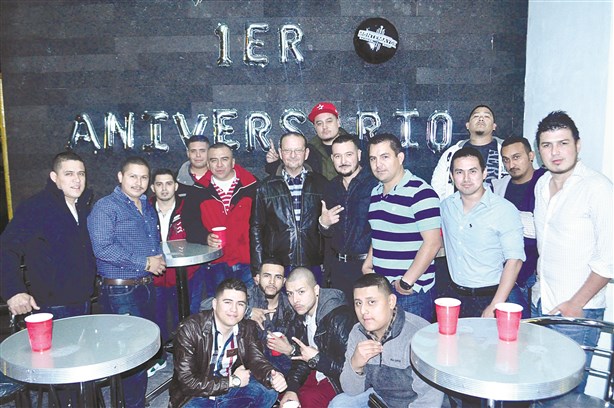 Festeja 1er. aniversario Barbería Montemayor