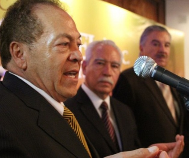 Desaparición de normalistas, pretexto para manifestarse: Arturo Peña del Mazo, tío de EPN Desaparición de normalistas, pretexto para manifestarse: Arturo Peña del Mazo, tío de EPN