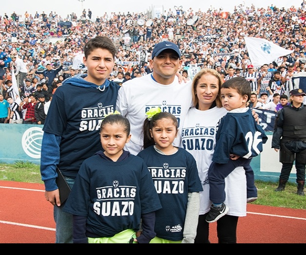 ‘Chupete’ recibe emotiva despedida de la afición rayada ‘Chupete’ recibe emotiva despedida de la afición rayada