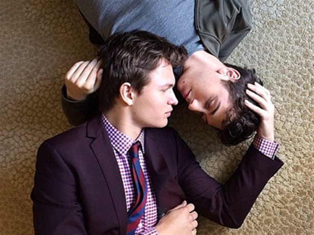 Ansel Elgort reveló su identidad sexual y le recordó a sus fans: “Sean sinceros con ustedes mismos” Ansel Elgort reveló su identidad sexual y le recordó a sus fans: “Sean sinceros con ustedes mismos”