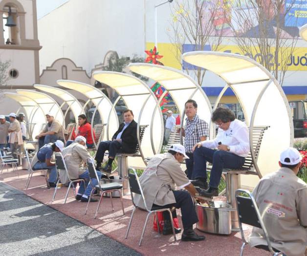 Boleros, con silla de lujo; vuelven a Plaza Principal