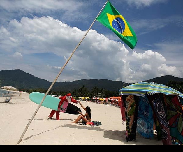 Mueren cuatro turistas en playa de Brasil al ser alcanzados por rayo