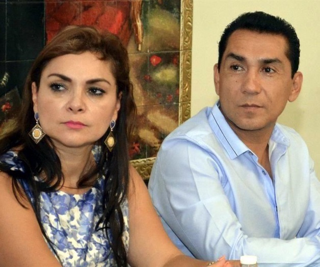 Internan en penal a esposa de Abarca