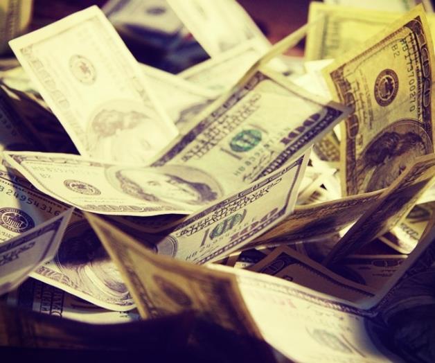 Dólar cierra al alza, hasta en 15.24 pesos en el DF Dólar cierra al alza, hasta en 15.24 pesos en el DF
