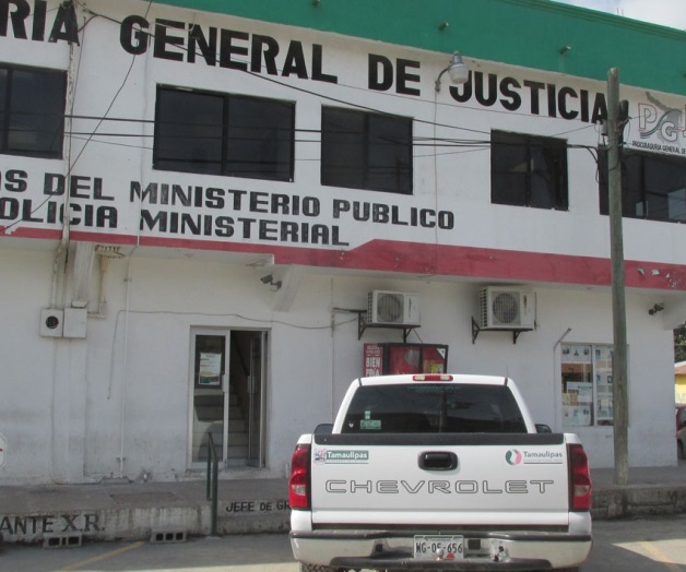 Atropella y huye a refugiarse en casa Atropella y huye a refugiarse en casa