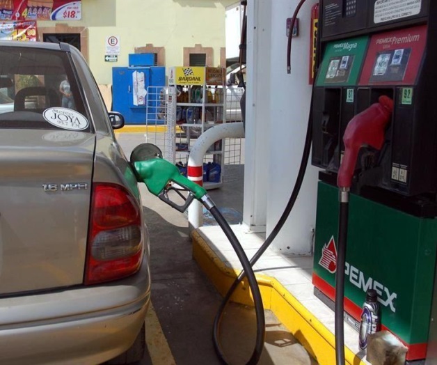 Sigue bajando gasolina en frontera Sigue bajando gasolina en frontera