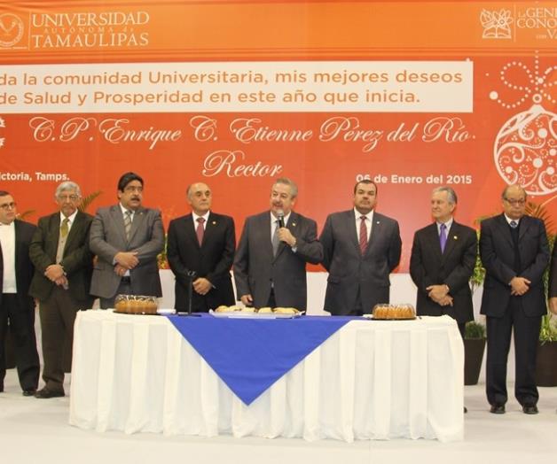 Dirige rector de UAT el tradicional saludo Dirige rector de UAT el tradicional saludo