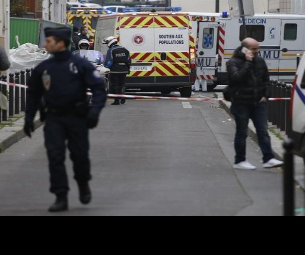 Al menos 12 personas muertos en tiroteo en semanario de París Al menos 12 personas muertos en tiroteo en semanario de París