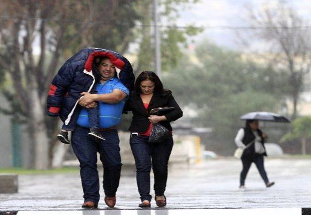 Anticipan lluvias y frío para las próximas horas