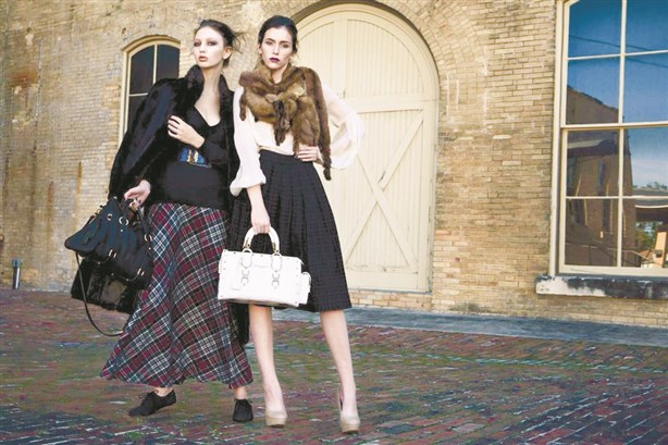 FASHION STYLIST  MALI CORPUS