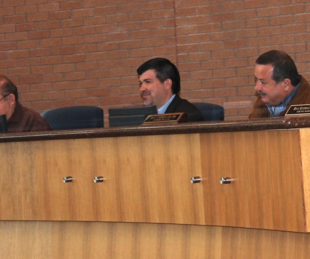 Atiende Eddie Cantú enCorte de Comisionados Atiende Eddie Cantú enCorte de Comisionados