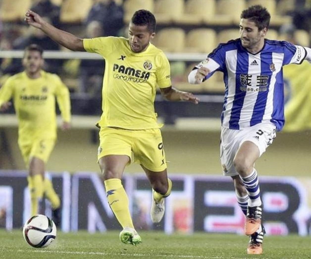 Villarreal saca ventaja mínima