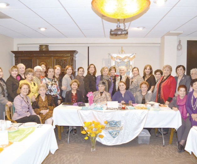 Se reúne el día de hoy Se reúne el día de hoy