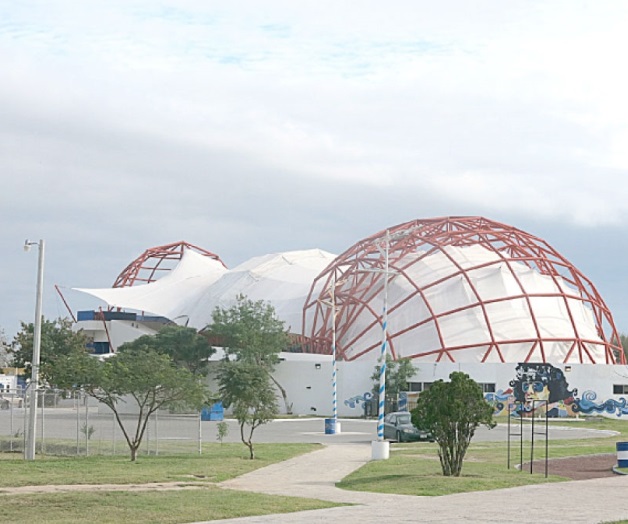 Visitan la pista de hielomás de 50 mil personas Visitan la pista de hielomás de 50 mil personas