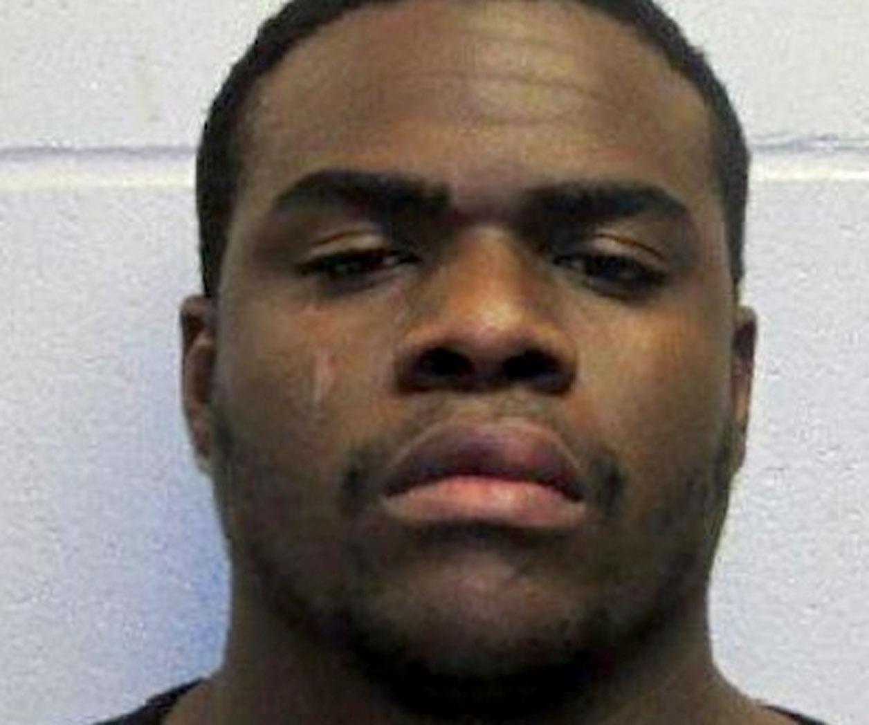 Causa destrozosa vehículo ajeno