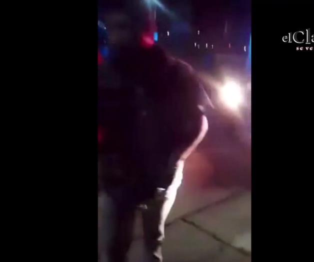 VIDEO: Policía no acepta soborno y graba a conductor borracho