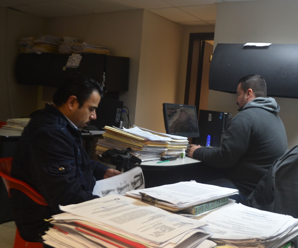 Un cerrón y le roban auto Un cerrón y le roban auto