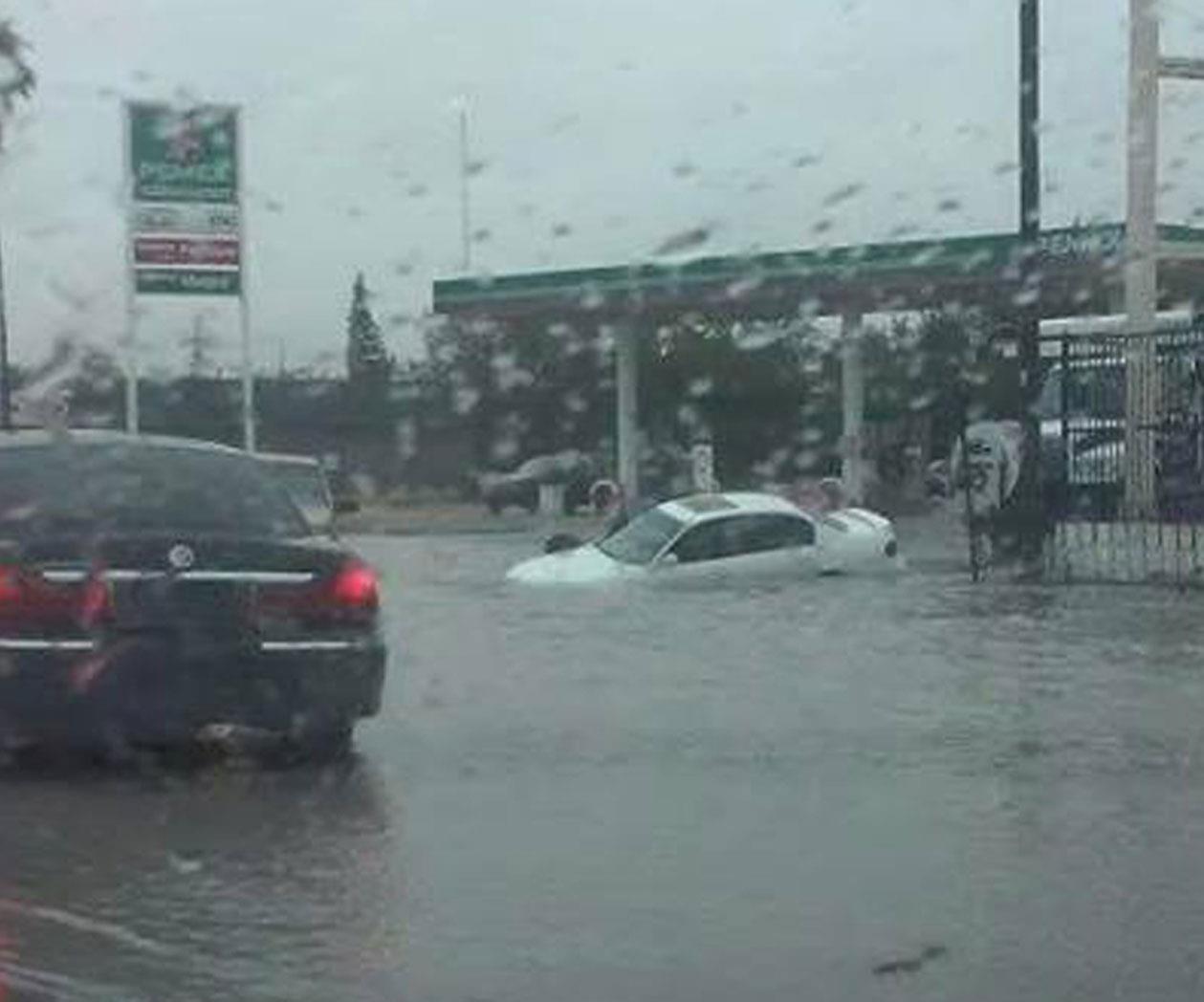 Intensa y fría lluviacausó inundaciones