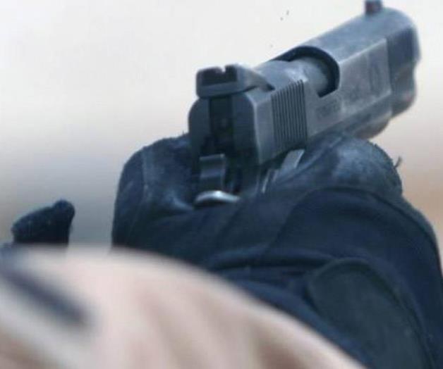 Pistoleros asaltan a más de 40 comerciantes en carretera de Saltillo Pistoleros asaltan a más de 40 comerciantes en carretera de Saltillo