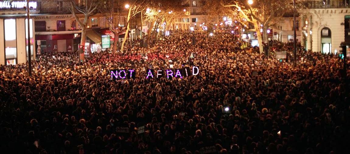 Marchan miles en Francia por víctimas Marchan miles en Francia por víctimas