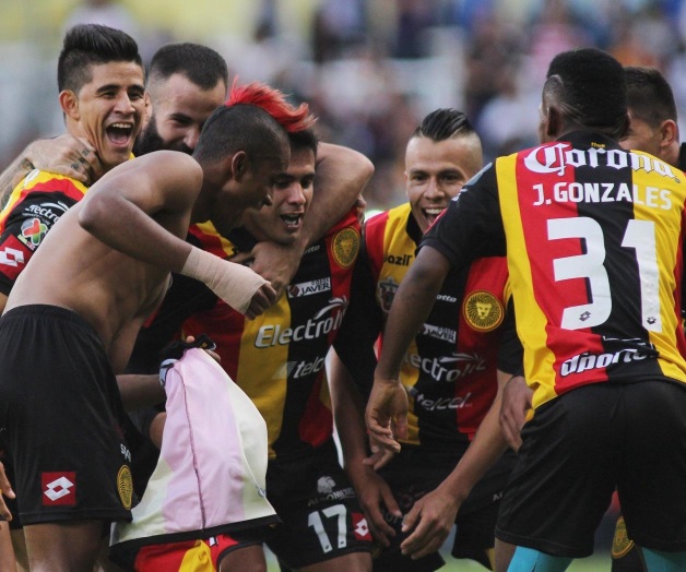 Sacan Leones garras y triunfo