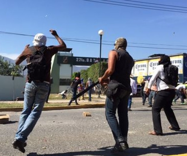 Enfrentamiento con militares deja cuatro heridos en Iguala Enfrentamiento con militares deja cuatro heridos en Iguala