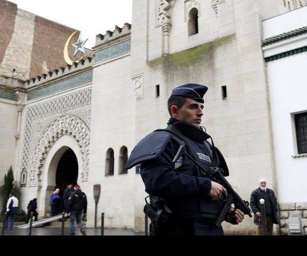 Policía francesa busca a posibles cómplices de los terroristas