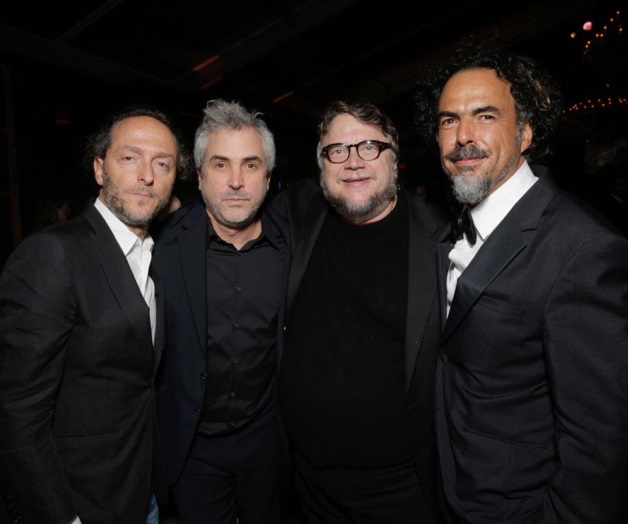 Celebran entre amigos Celebran entre amigos