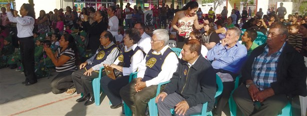 ALTRUISTAS DE CORAZÓN ALTRUISTAS DE CORAZÓN