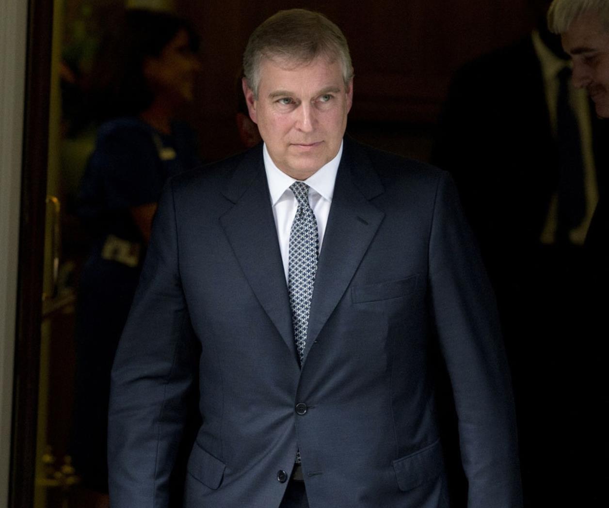Tiene a Reina Isabel en jaque Tiene a Reina Isabel en jaque