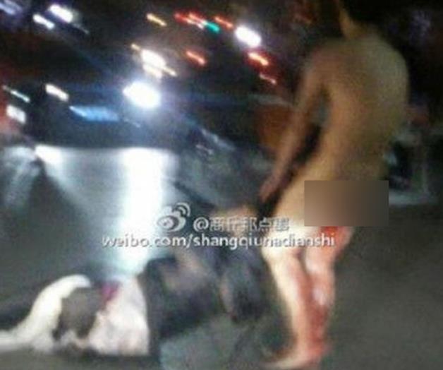 Mujer le corta dos veces el pene a su marido tras descubrir infidelidad Mujer le corta dos veces el pene a su marido tras descubrir infidelidad