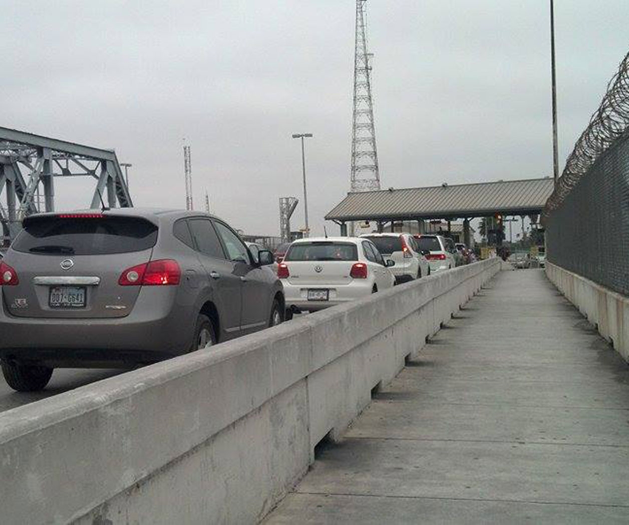 Colocan 2 máquinasde escaneo en puente Colocan 2 máquinasde escaneo en puente