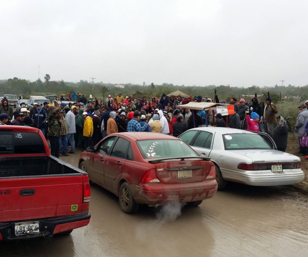 Invasión sale de control; llegan más paracaidistas