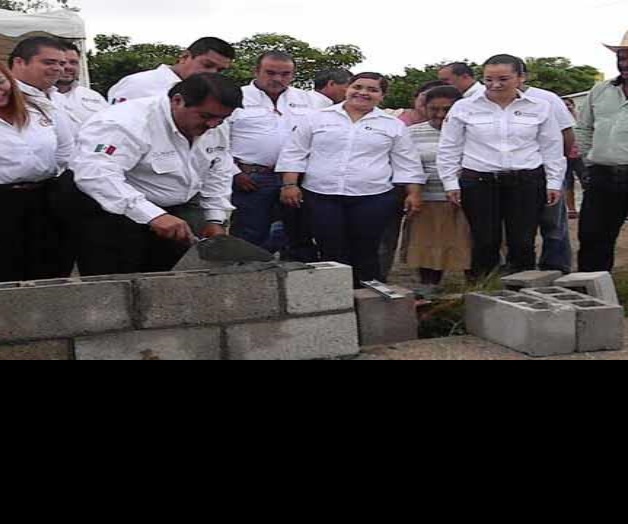 Destinarán 200 mdp a obra pública durante 2015 Destinarán 200 mdp a obra pública durante 2015