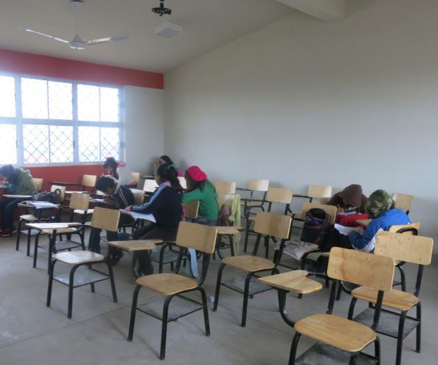 Superan el frío y van a clases Superan el frío y van a clases