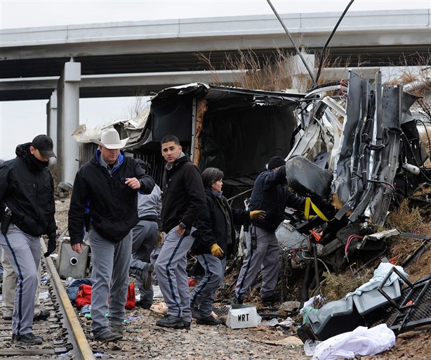 Autobús vs. tren: 10 muertos
