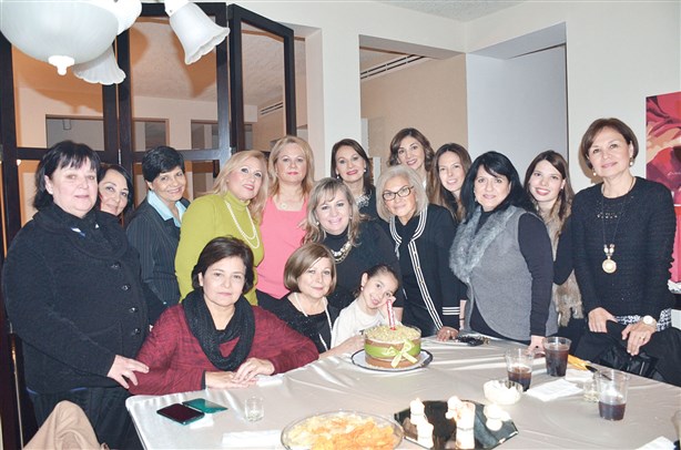 AMIGAS CELEBRAN EN SU DÍA  A NINFA CASTAÑEDA DE OCHOA