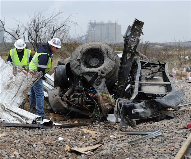 Autobús vs. tren: 10 muertos