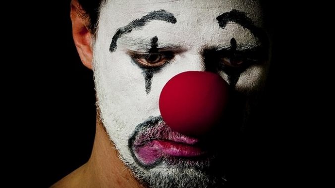 Muere payaso por echar aguas Muere payaso por echar aguas