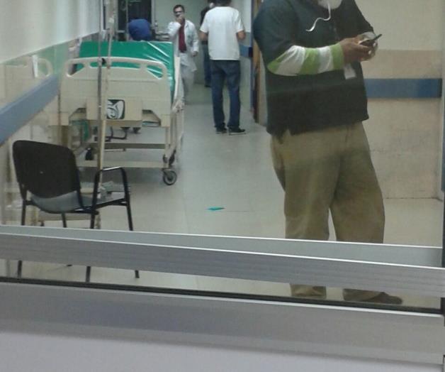 Evacuan el IMSS por fuga de ácido Evacuan el IMSS por fuga de ácido