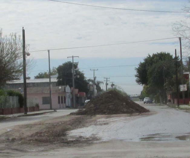 Rehabilitan drenaje y dejan intransitable calle Galeana Rehabilitan drenaje y dejan intransitable calle Galeana