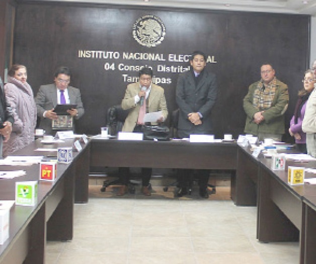 Aprueba el INE a 82 asistentes Aprueba el INE a 82 asistentes