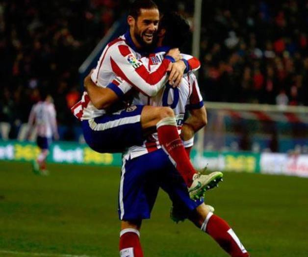 Supera Atlético 2-0 al colista Granada Supera Atlético 2-0 al colista Granada