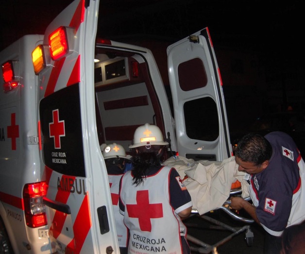 Lo degüellan, pide ayuda y después muere en hospital Lo degüellan, pide ayuda y después muere en hospital