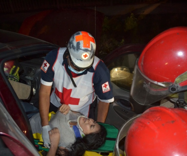 Encontronazo deja tres heridos Encontronazo deja tres heridos