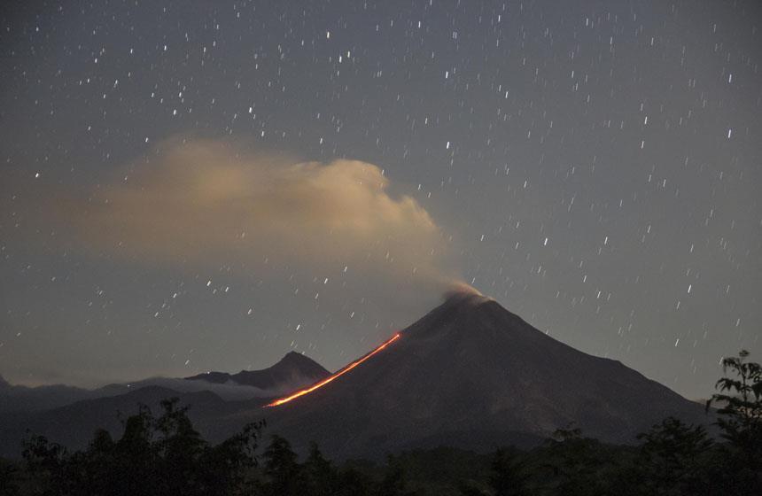 Reportarón explosión en volcán de Colima Reportarón explosión en volcán de Colima