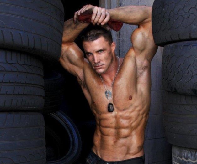 Modelo es arrollado por tren mientras grababa video fitness sobre vías Modelo es arrollado por tren mientras grababa video fitness sobre vías