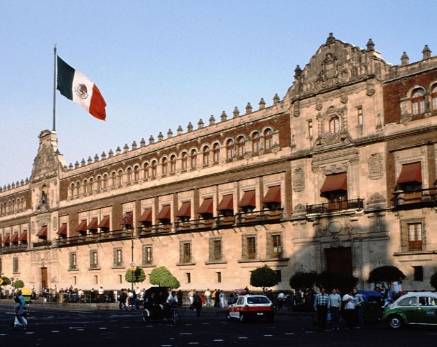 Prefiere Gobierno adjudicar a licitar Prefiere Gobierno adjudicar a licitar